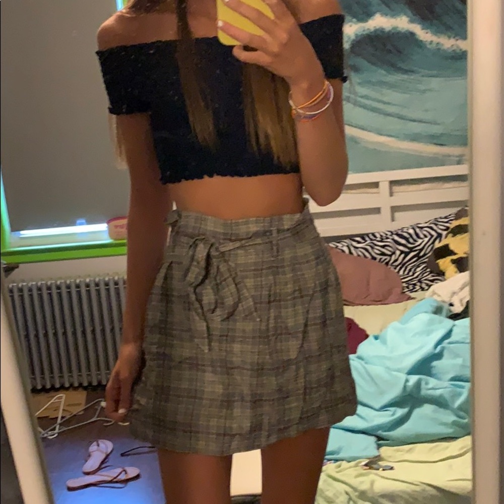American Eagle plaid skirt